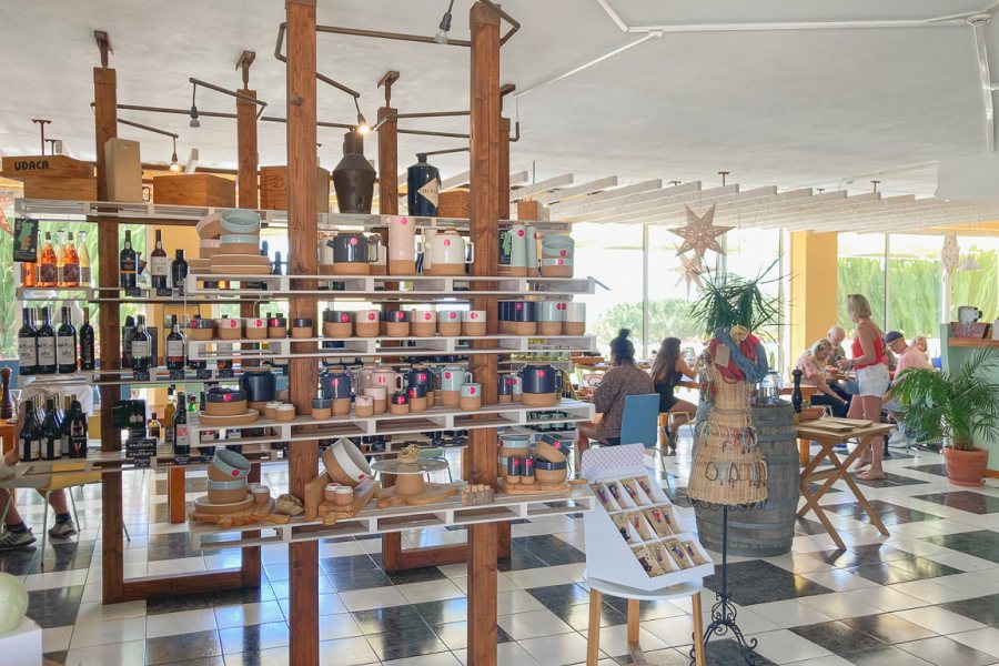 Earth Shop & Café